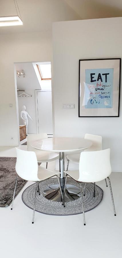 ורשה Loft 85 M2 Wilanow Krolewski Self Checkin מראה חיצוני תמונה