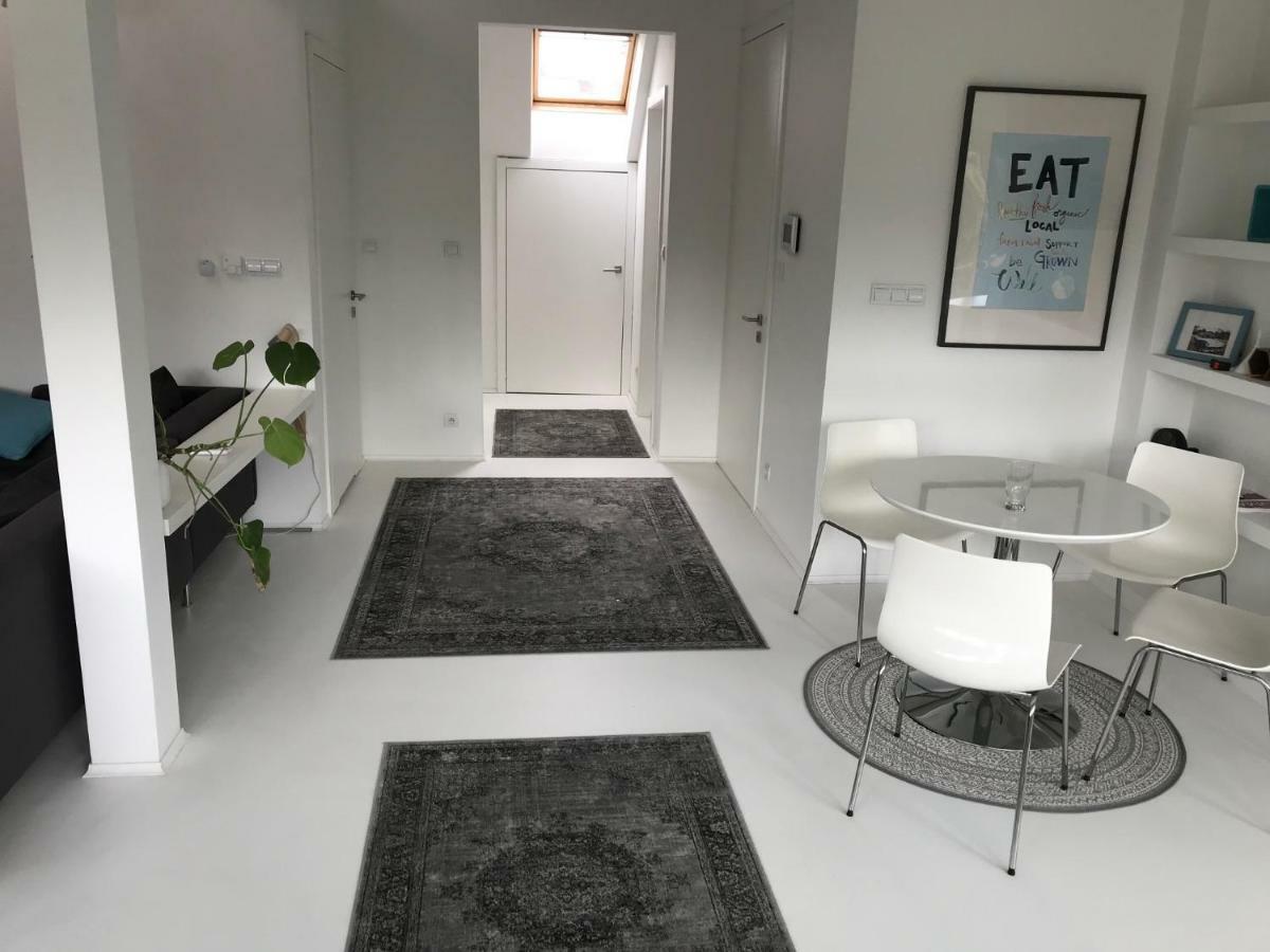 ורשה Loft 85 M2 Wilanow Krolewski Self Checkin מראה חיצוני תמונה